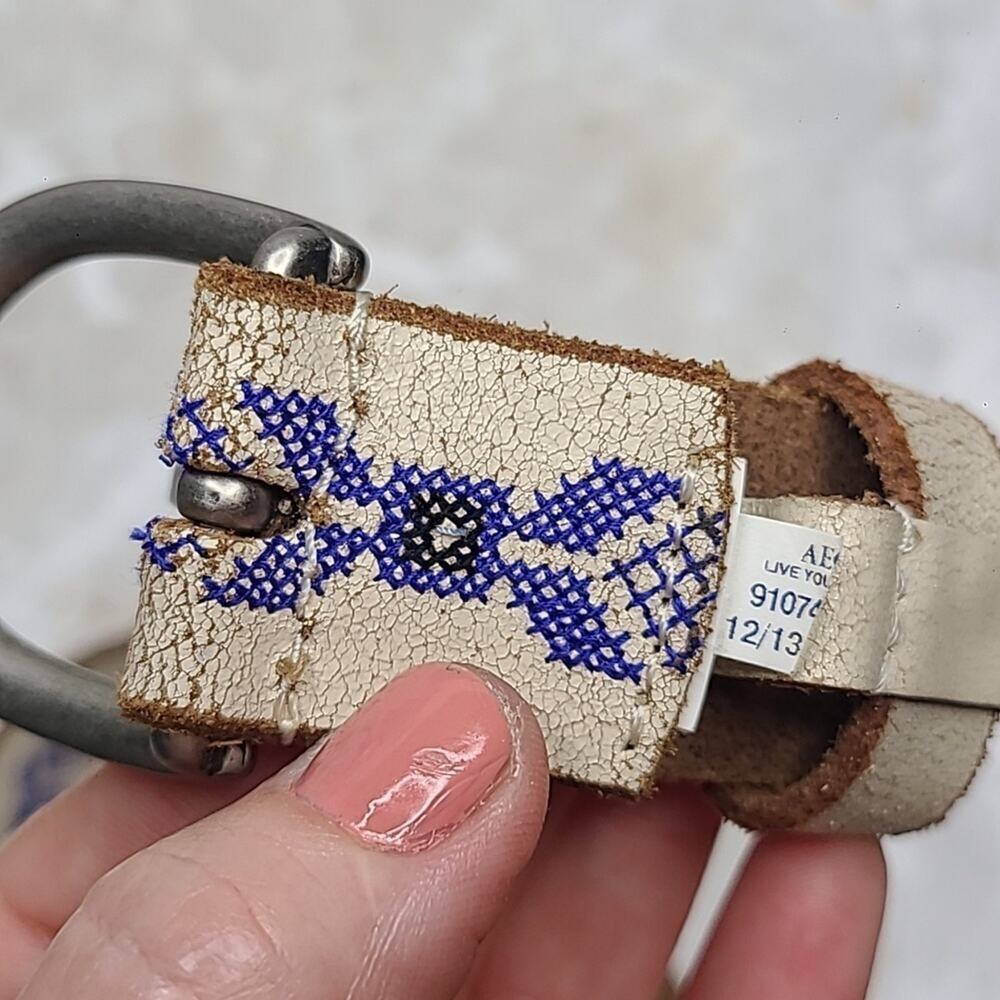 Unique cross stitch leather belt - Picture 5 of 7